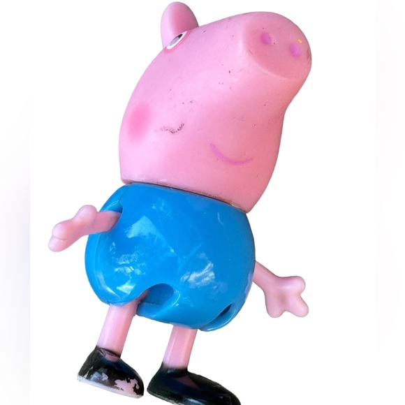 Disney Peppa Pig red family adventurous car with 4 figures - Picture 9 of 10